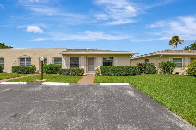 Building Photo - 8753 Bella Vista Dr