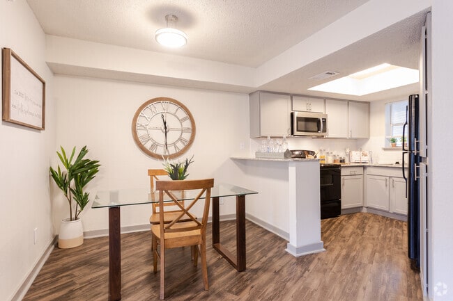 1BR,1BA - 748SF A5 - Dining/Kitchen - The Elise Apartments
