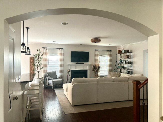 Foto del edificio - 430 Sanders Farm Ln