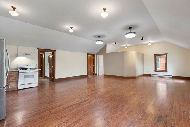 Building Photo - Great home in downtown Loveland
