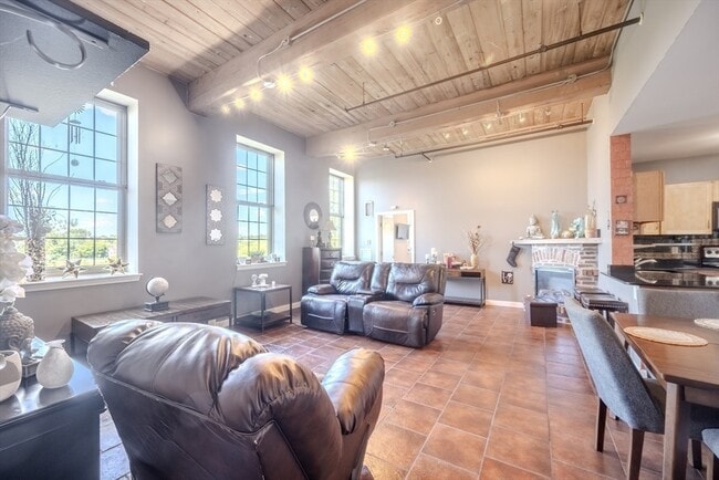 Foto del edificio - 52 Lawrence Dr