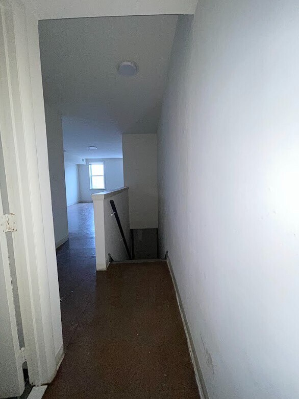 Building Photo - 4232 W Girard Ave