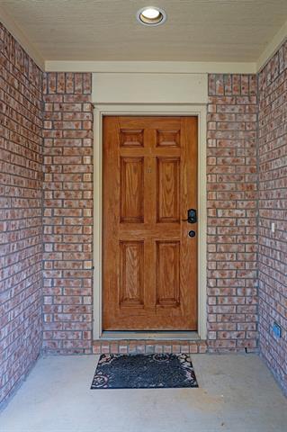 Building Photo - 1913 Michelle Creek Dr