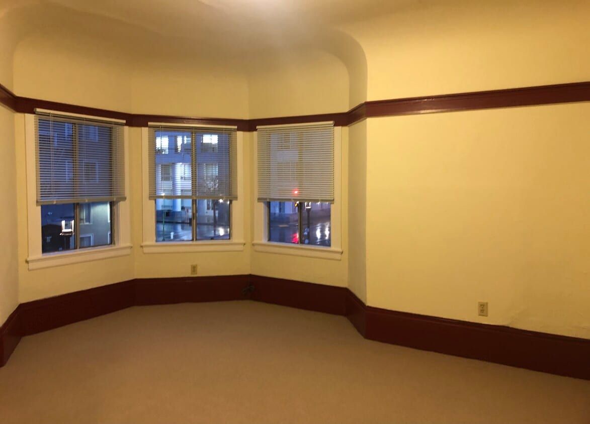 Living room - 169 11th St