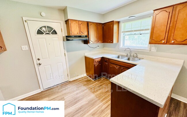 Foto del edificio - 1837 Warner Ave