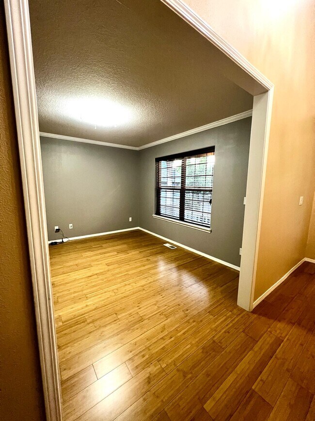 Family Room - 5816 NE Tunbridge St House