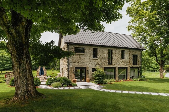 Building Photo - 358 Shelley Hl Rd