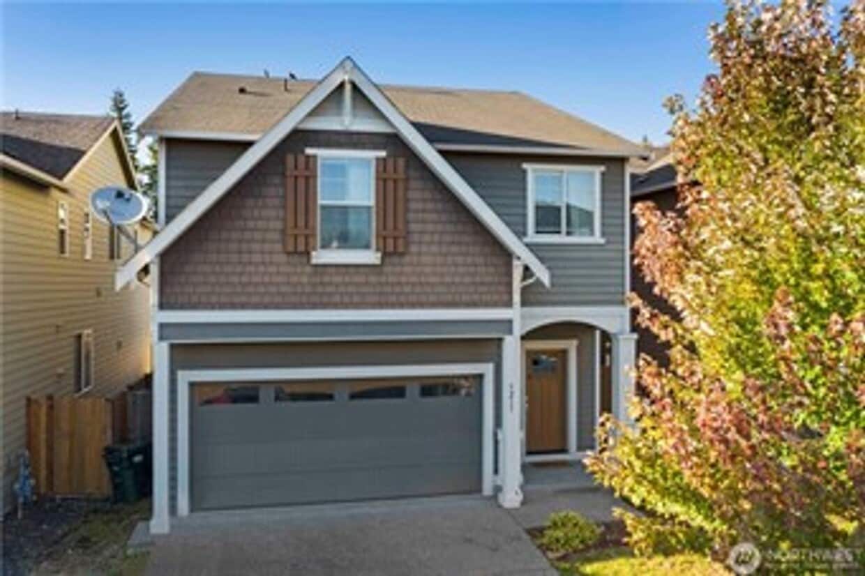 Primary Photo - Spacious 4-Bedroom Home | 2.5 Bath | A/C |...