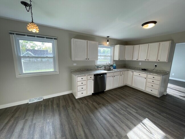 Building Photo - 1414 Ardmore Dr