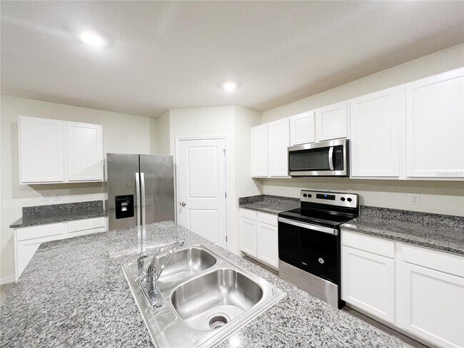 Foto del edificio - 16336 Little Garden Dr