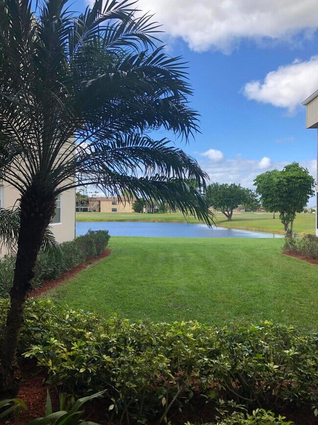 Foto del edificio - 301 Capri G