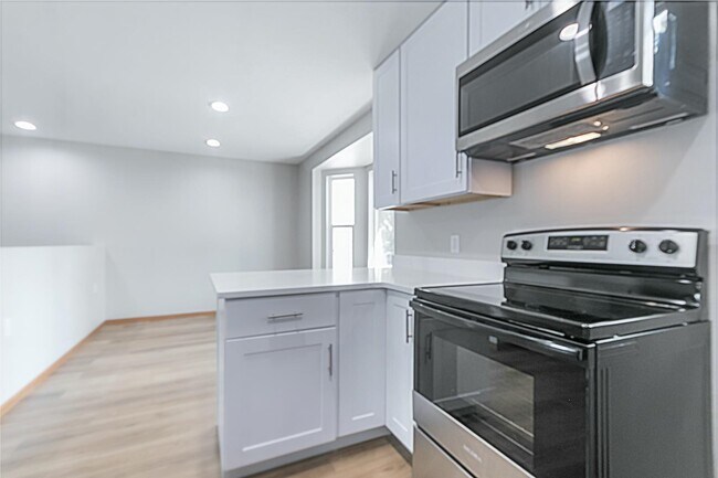 Foto del edificio - 2414 Commercial Ave