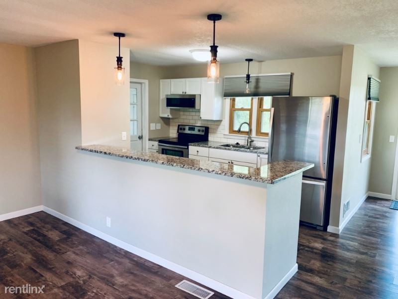 Foto principal - 2 br, 1 bath House - 69244 Lyman St