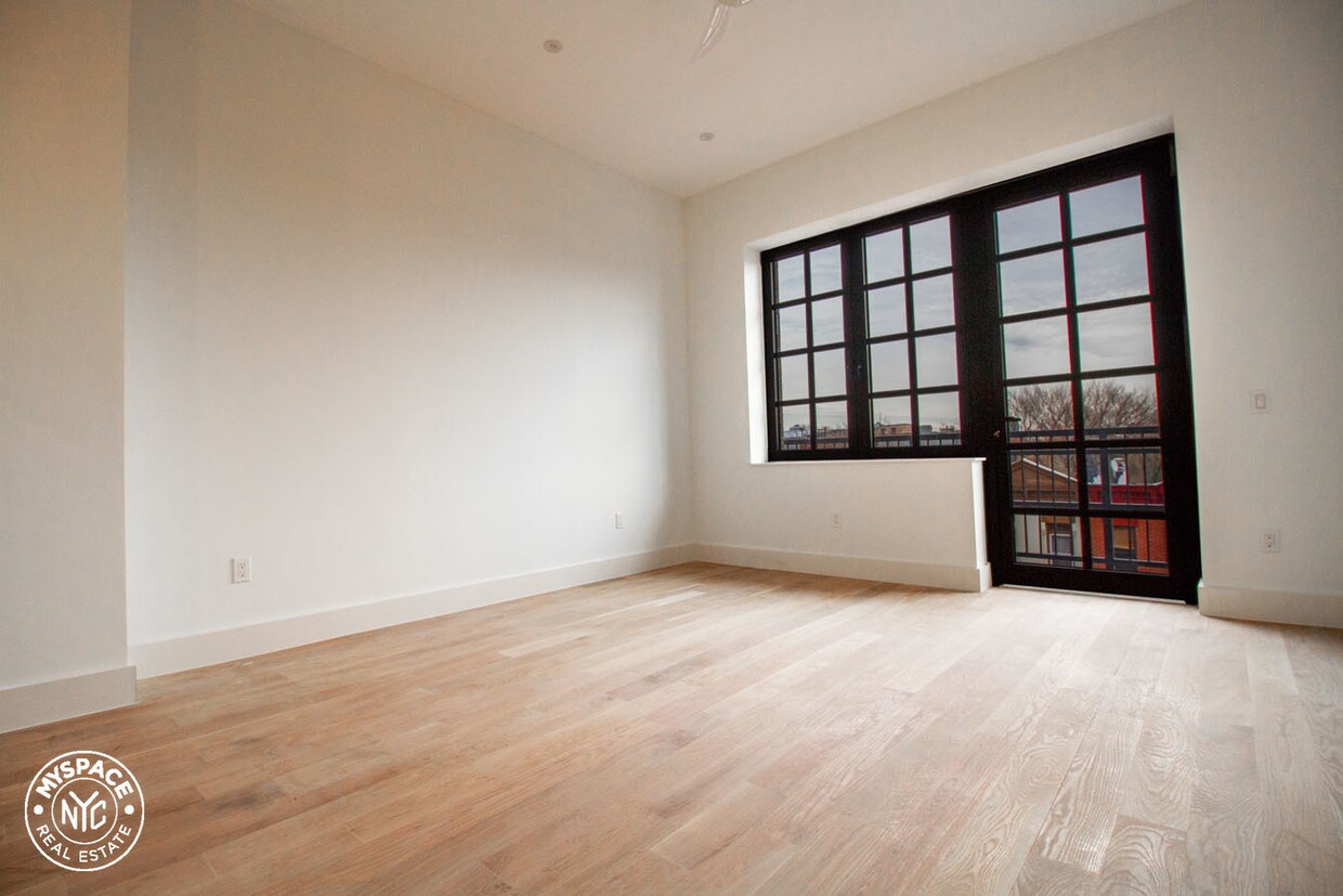 Foto principal - 730 Franklin Ave