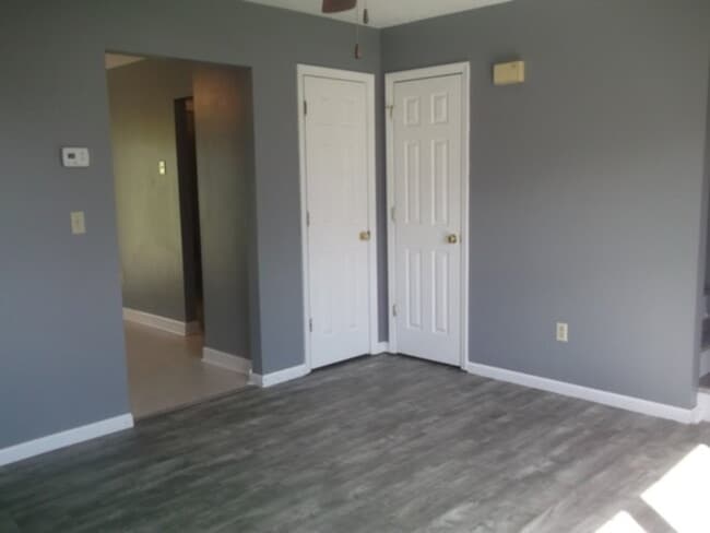 Building Photo - 310 Teel St NE