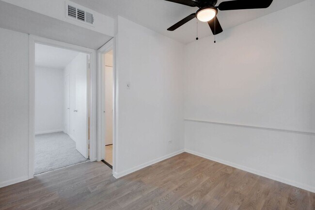 Building Photo - 2300 Nacogdoches Rd