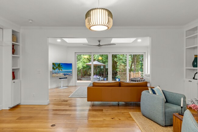 Foto del edificio - 6150 Cypress Hollow Way