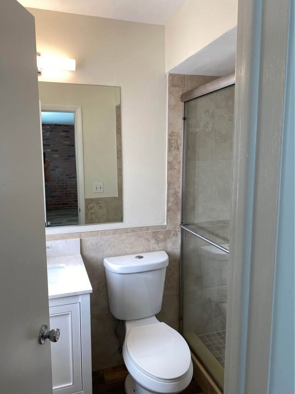 Foto del edificio - 5105 Atlantic Ct