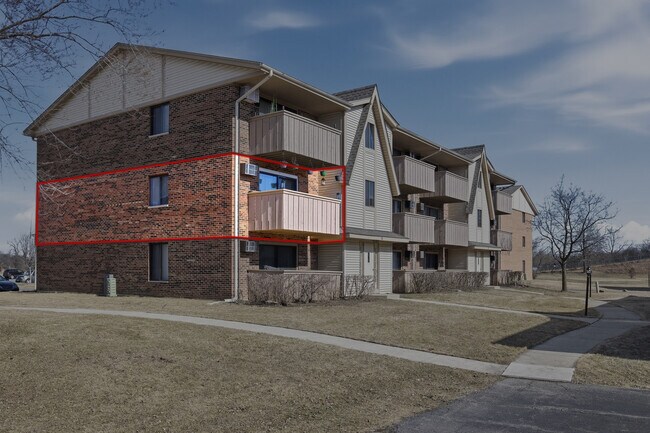 Building Photo - 13 Cedar Ct