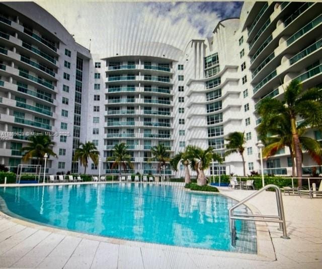 Building Photo - 7900 Harbor Island Dr