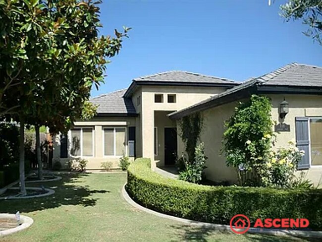 Foto del edificio - 4 Bedroom Home Next To CSUB!