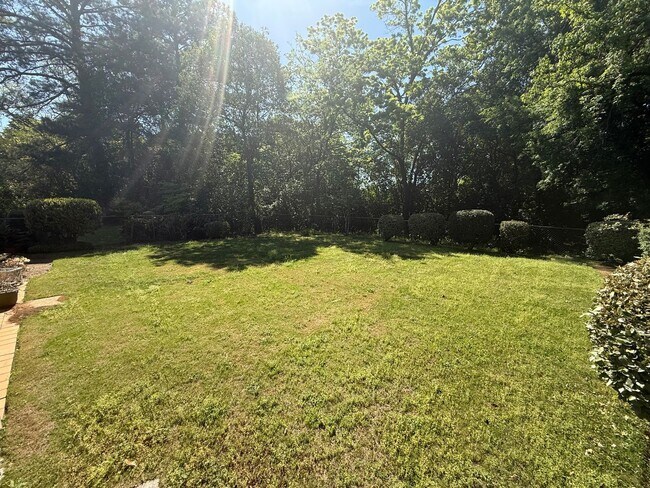 Foto del edificio - ** 2 Bed 2 Bath located by Trenholm State ** Call 334-366-9198 to schedule a self tour