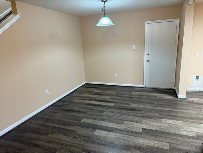 Foto del edificio - 8054 Arrington Forest Ln