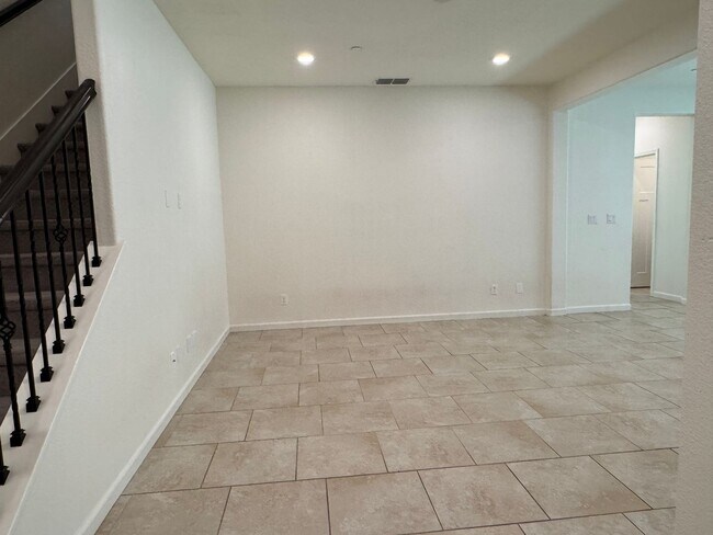 Foto del edificio - West Roseville home with solar - avail 5/15