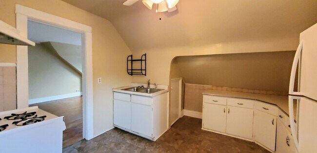 Building Photo - 306 Lime St