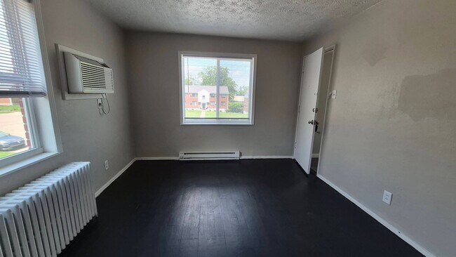 Building Photo - 520 Forrer Blvd