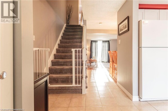 Building Photo - 209 Auburn Dr