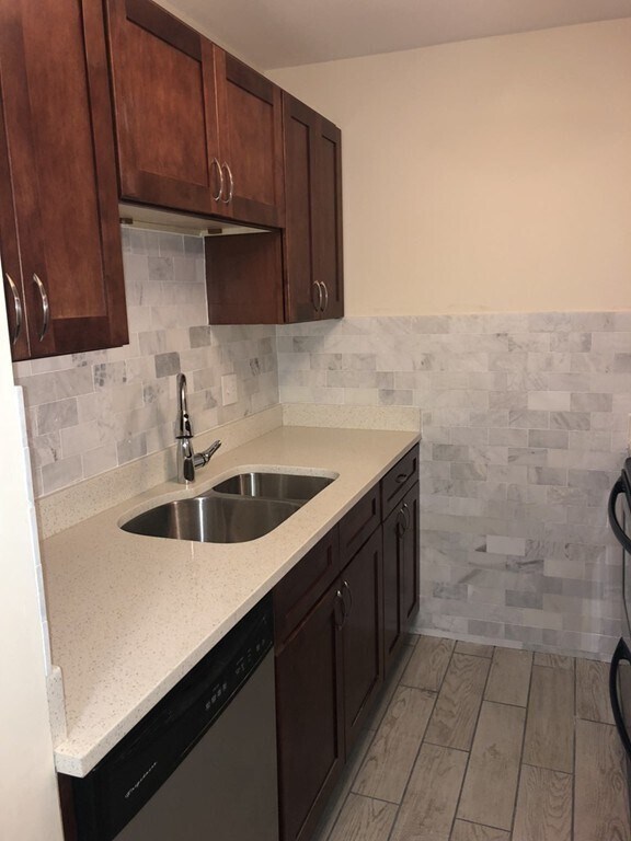 Building Photo - 12 Inman St