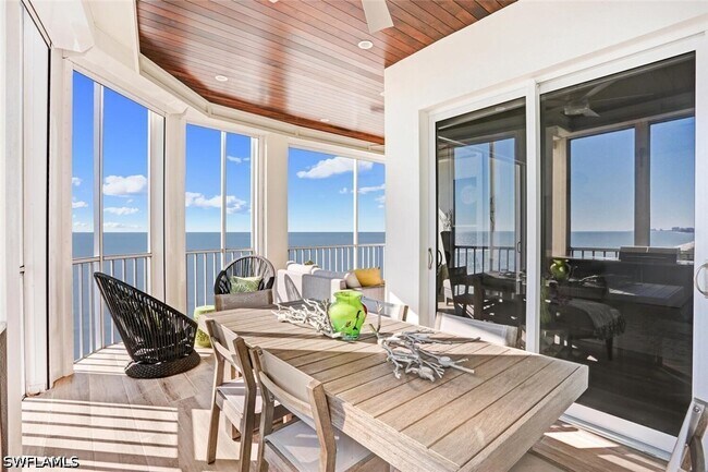 Foto del edificio - 255 Barefoot Beach Blvd