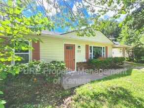 Building Photo - 2617 SW Eveningside Dr