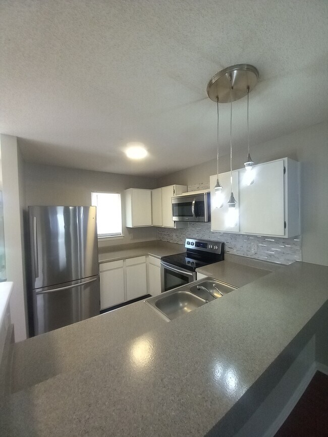 Building Photo - 1622 Eagles Pl