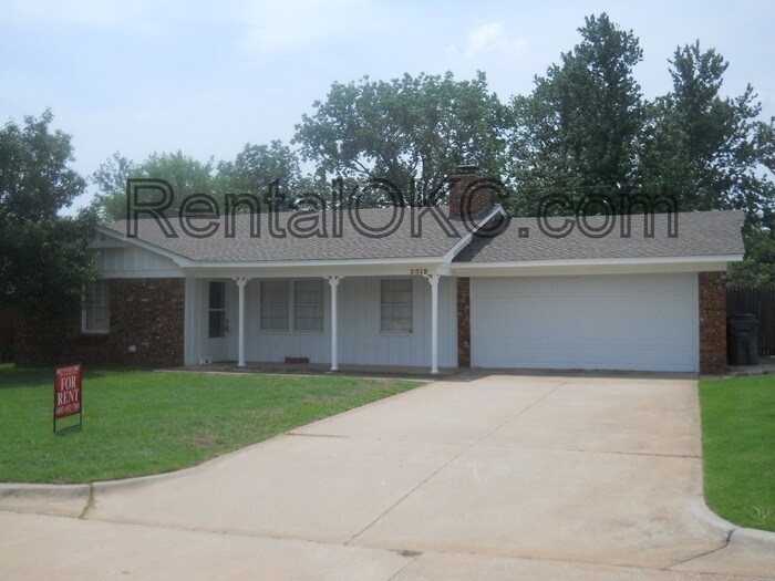 Primary Photo - Charming home in The Village