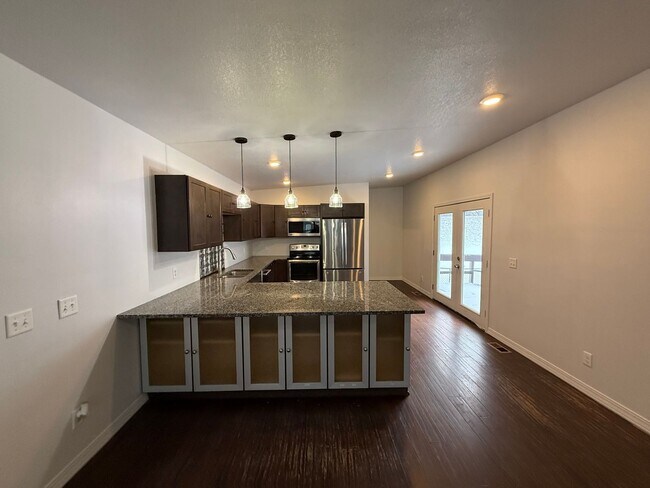 Foto del edificio - 3 Bedroom Home