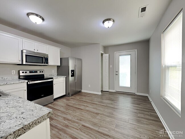 Foto del edificio - 6231 Salamander Run Ln