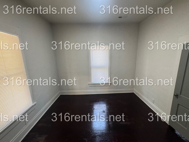 Foto del edificio - $899- 2 bed 1 bath - Single Family Home