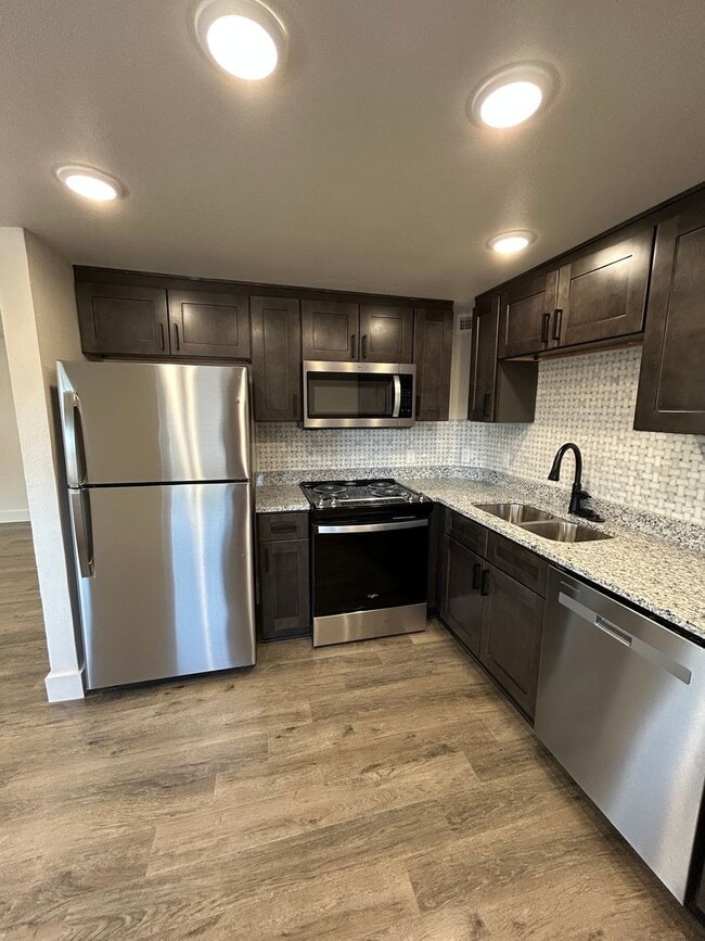 Foto del edificio - 709 W 13th St