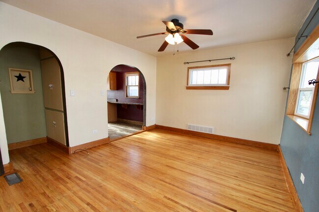 Foto del edificio - 604 9th Ave NE