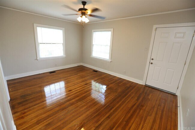 Foto del edificio - 314 N Summit St