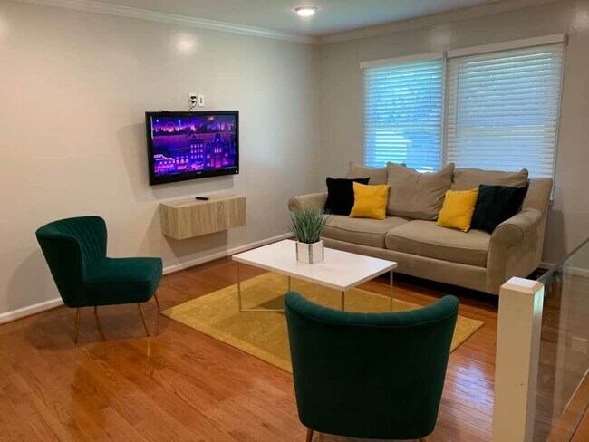 Foto del edificio - 2205 Garden Ln