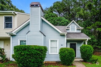 Building Photo - 2318 Wellington Cir