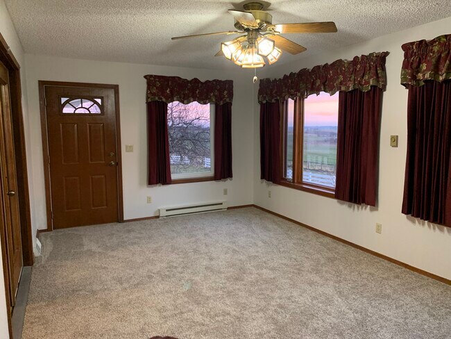 Four seasons room - 7991 County Road D