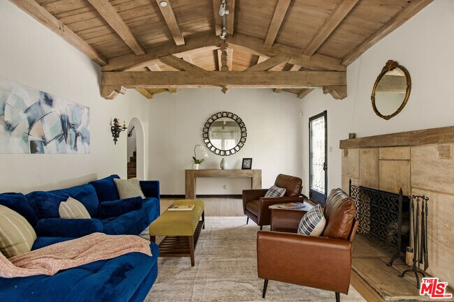 Foto del edificio - 1407 N Beverly Dr