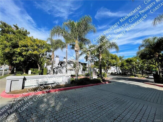Building Photo - 8287 Oakville Pl