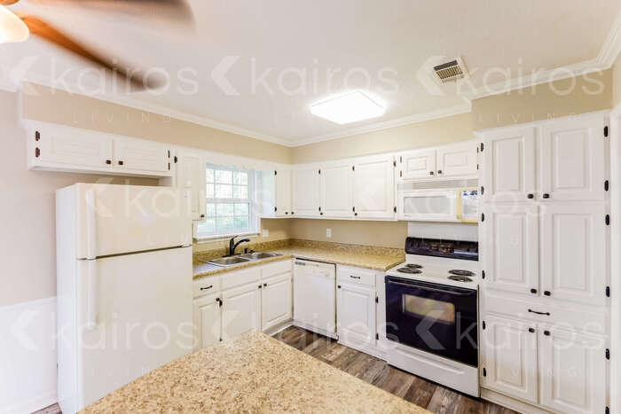 Foto del edificio - 13030 Depew Rd