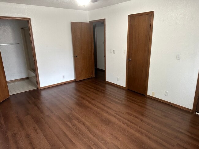 Building Photo - 1508 E Proctor Ave