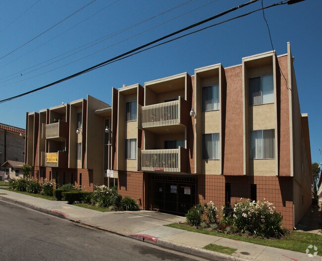Bay Pointe Apartments Hawthorne Ca Primary Photo Bay Pointe Apartments